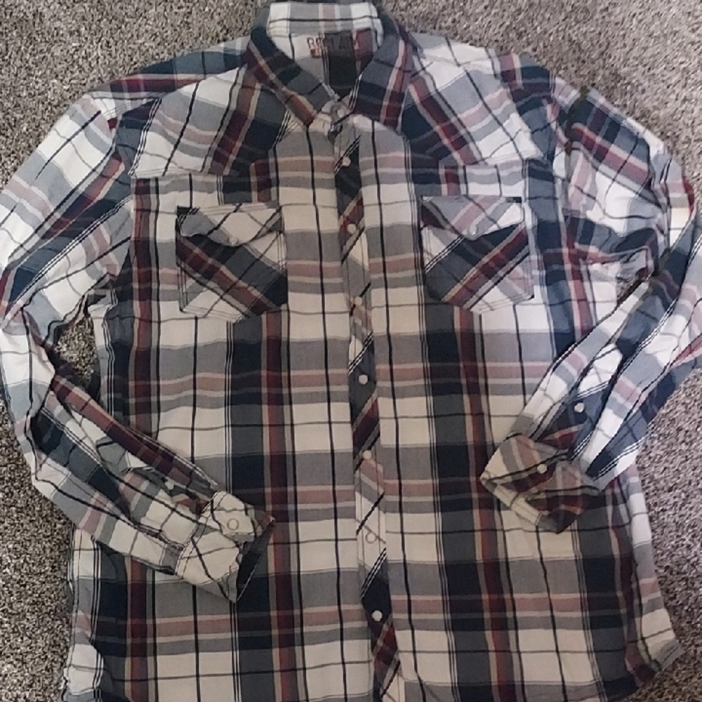 Men's Plaid Button-Up Shirt